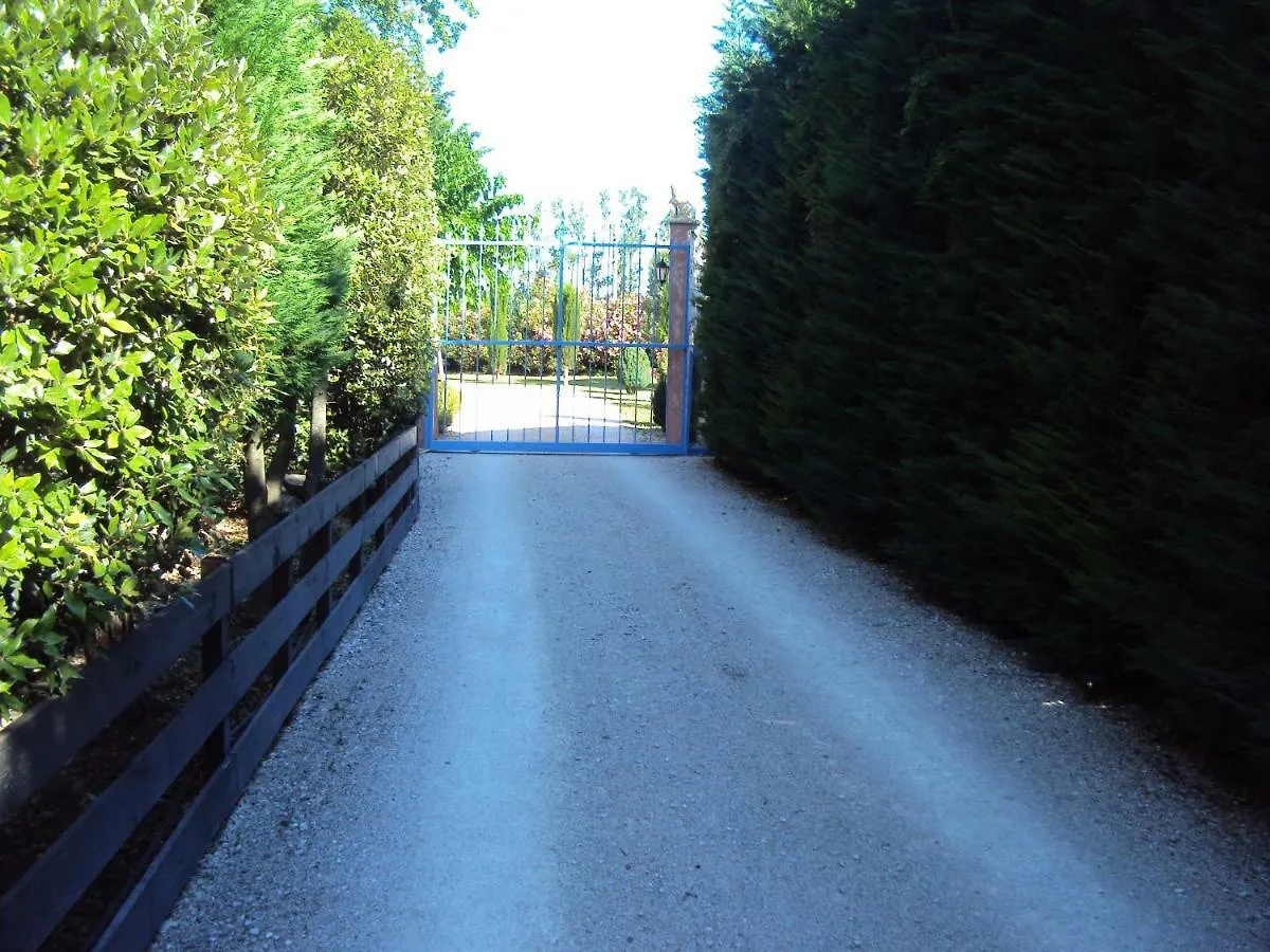 La Douloire Hotel Pernes-les-Fontaines 0*,  France